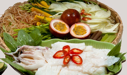 Nguyên liệu làm món lẩu mực chanh leo