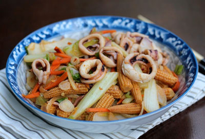 Mực xào cải thảo ngon lạ